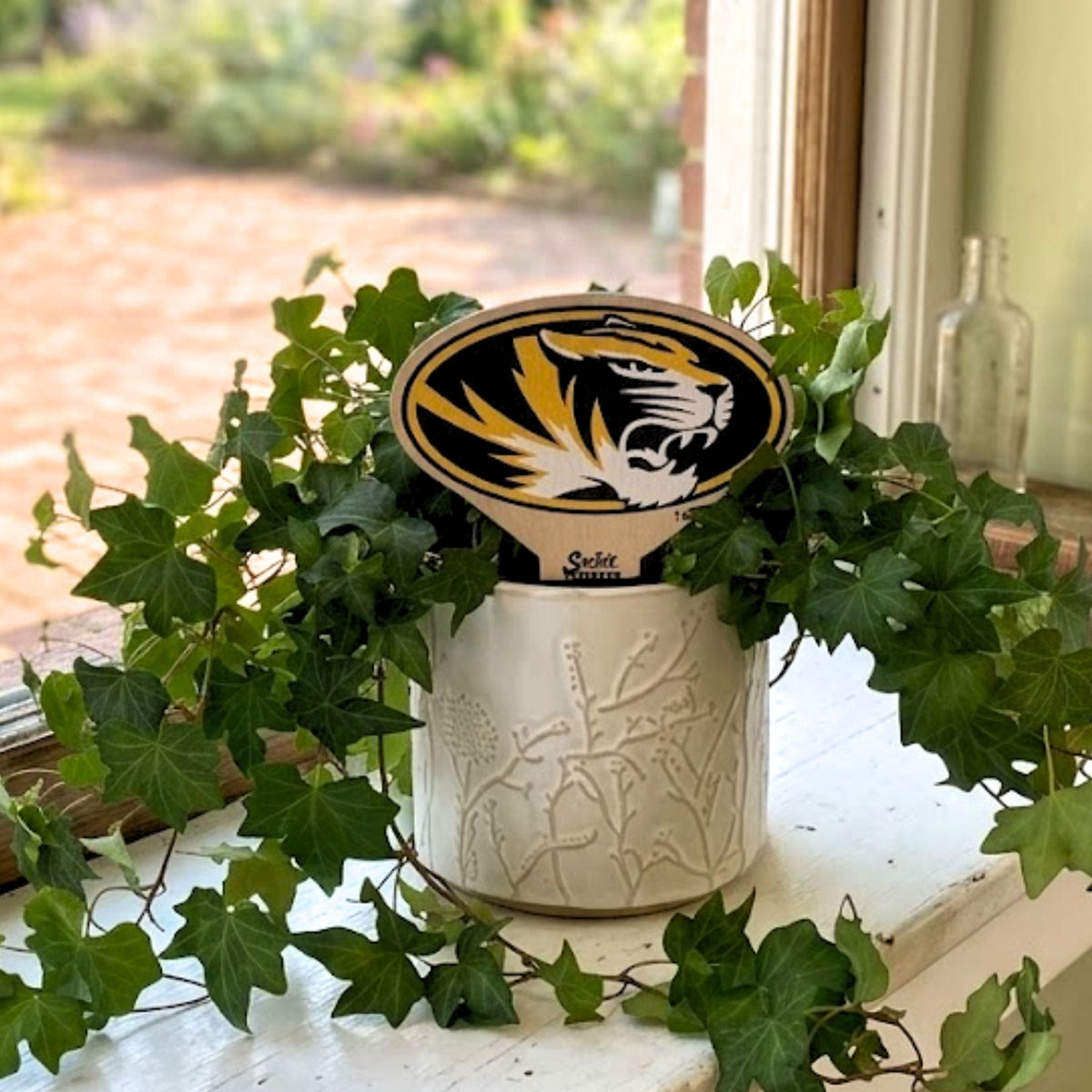 Missouri, University of - Tiger Color Plant Stake