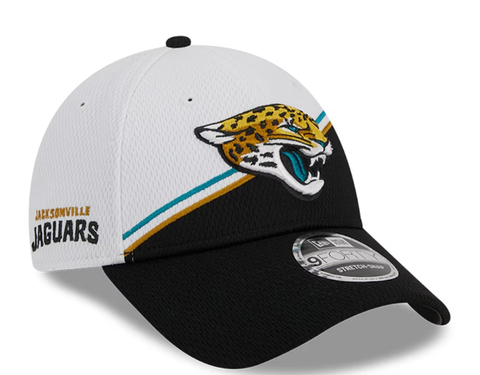 Jacksonville Jaguars New Era 9Forty Men's White/Black 2023 Sideline Stretch Snap Adjustable Hat